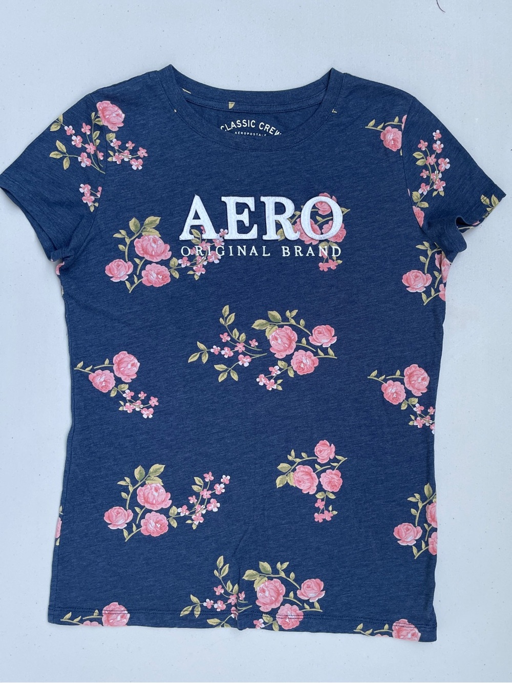 AERO Aeropostale Allover Floral Coquette Y2K Graphic Tee Women’s size Large